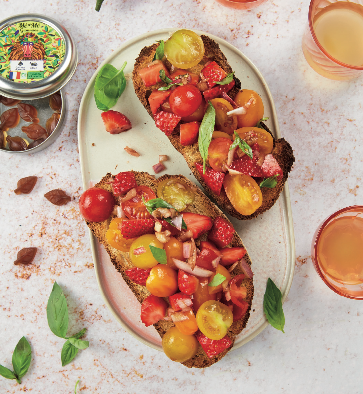 Recette anti-canicule : tartine fraicheur express tomate fraise basilic